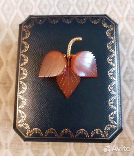 Брошь янтарь винтаж позолота