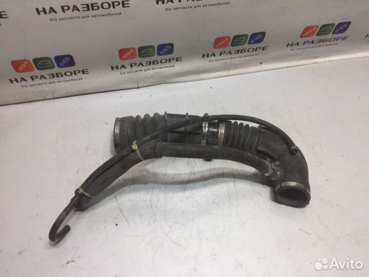 Патрубок воздушного фильтра Chevrolet Niva