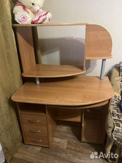 Компьютерный стол