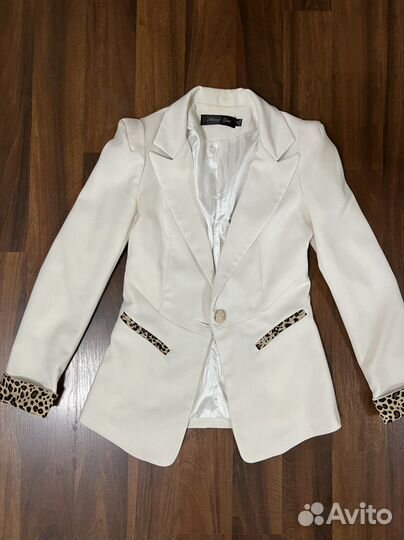 Пиджак белый