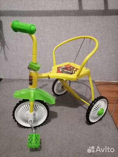 Трехколесный велосипед