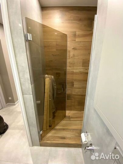 Дверь стеклянная межкомнатная