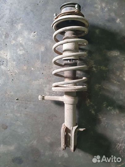 Передняя правая стойка на ваз 2109-2115