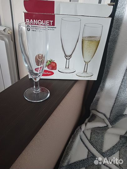 Бокалы для вина новые