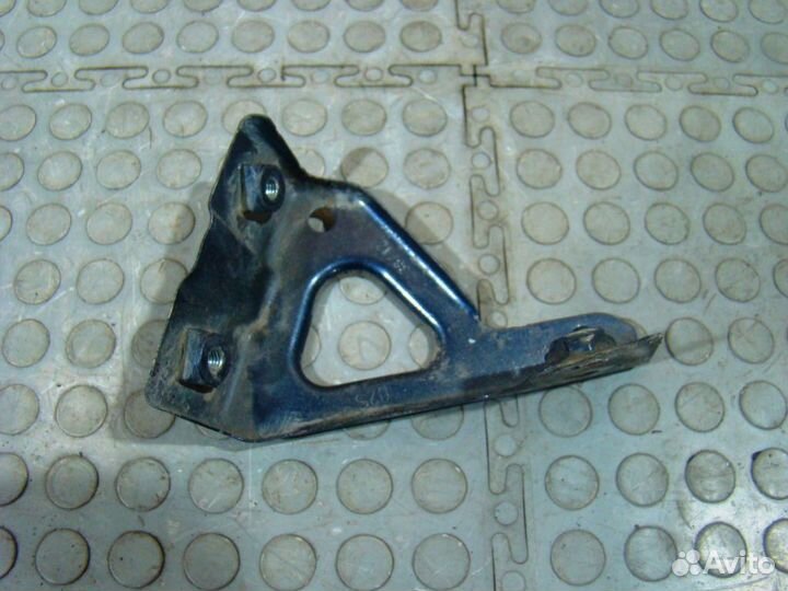 VW Tiguan 1 Кронштейн крепления крыла левый