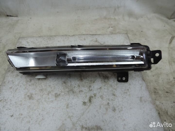 Фара противотуманная левая Land Rover Discovery 20