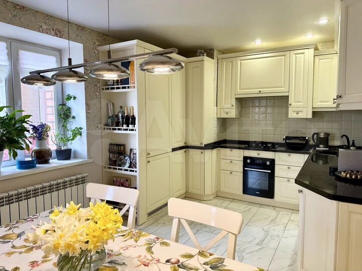 3-к. квартира, 90 м², 6/10 эт.