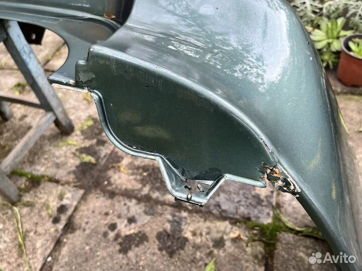 Задний бампер Mazda MPV 2000 г