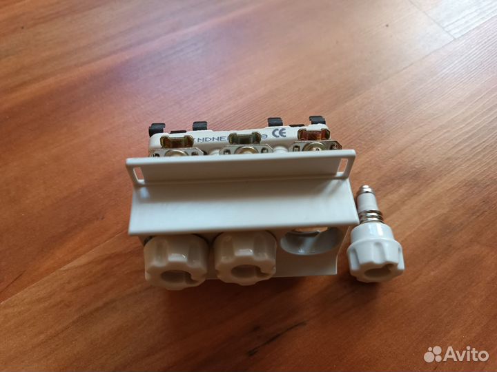 Держатель предохранителей. lindner 1730. neozed