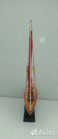 Яхта с аллыми парусами 24,5*21 сувенир подарок