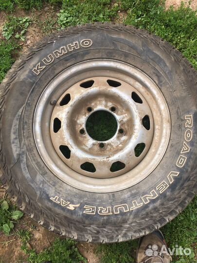 Колесо от уаза