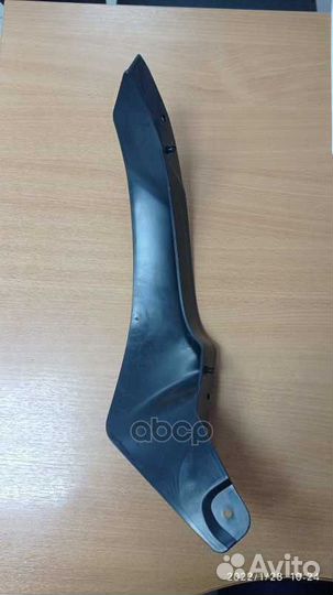 Спойлер пер. бампера VAG 5L0853888A VAG