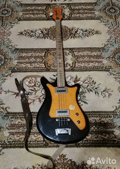 Бас гитара СССР (ретро)