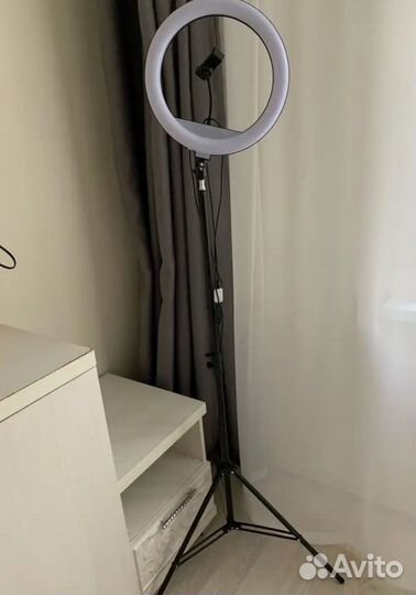 Кольцевая лампа 33 см + барный стул