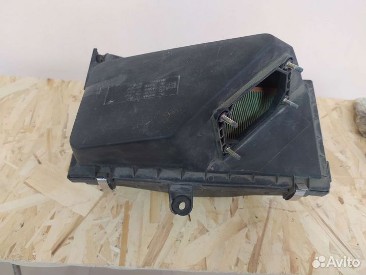 Корпус воздушного фильтра mitsubishi carisma