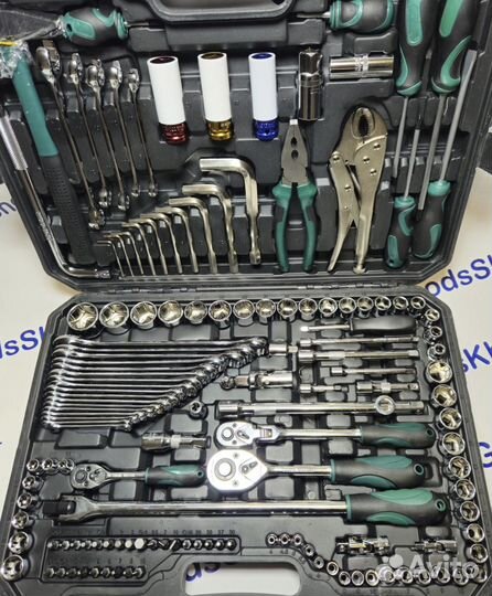 Набор инструментов в кейсе 142+2