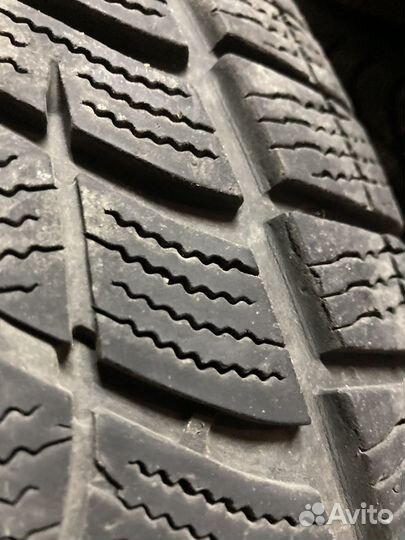 Goodyear UltraGrip 215/60 R17 96