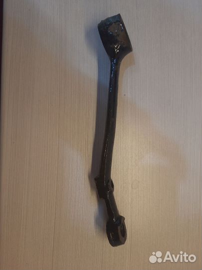 Передний верхний рычаг газ 24