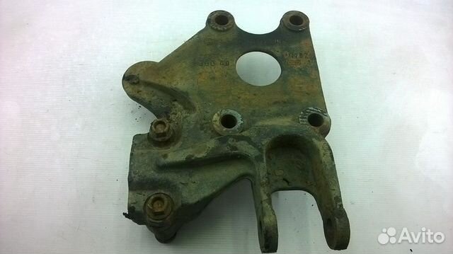 Кронштейн стабилизатора, ведущего моста, правый ни