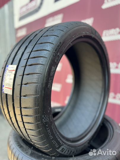 Michelin Pilot Sport 4 225/45 R17 91Y