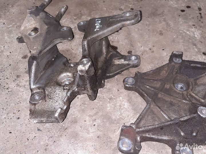 Кронштейн Mitsubishi space star 4g18