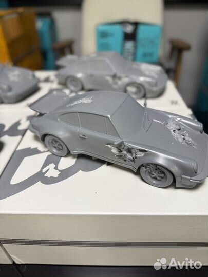Можель машинки Daniel Arsham x Porsche