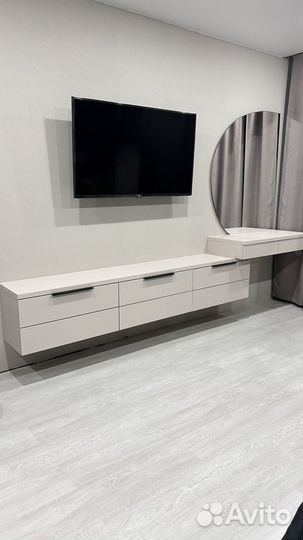 Подвесная тв тумба с туалетным столиком