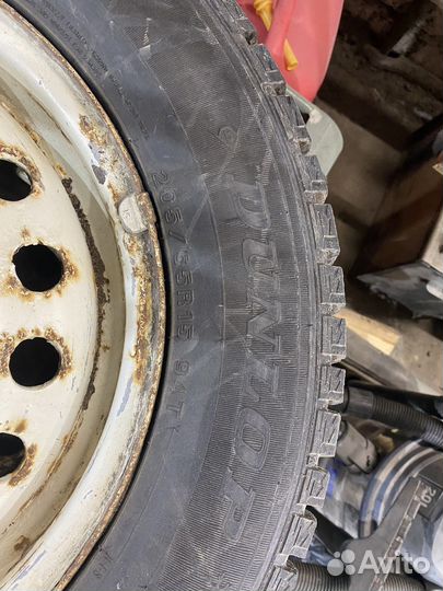 Dunlop SP Winter Ice02 205/65 R15