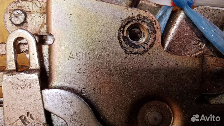 Замок двери задней правой Sprinter (901-905) /Spri