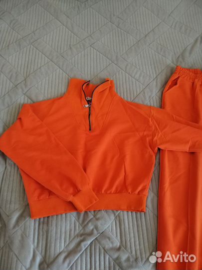 Спортивный костюм женский