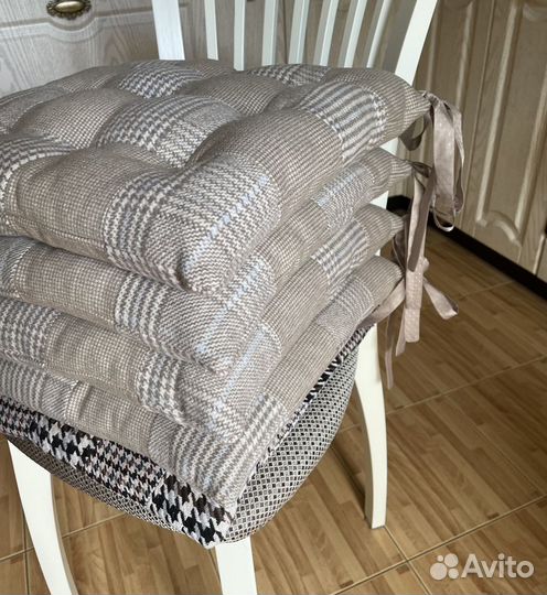 Подушки на стулья 4шт