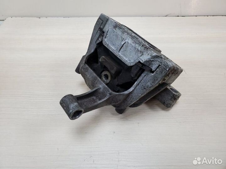 Опора двигателя Audi Q3 8U 2013