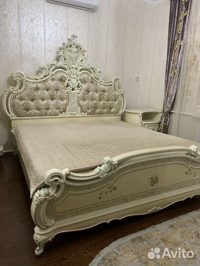 Спальный гарнитур