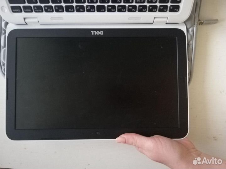 Нетбук dell Inspiron