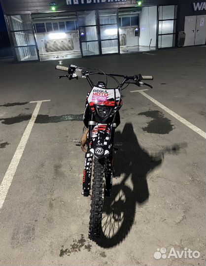 Regulmoto Seven Medalist 150E