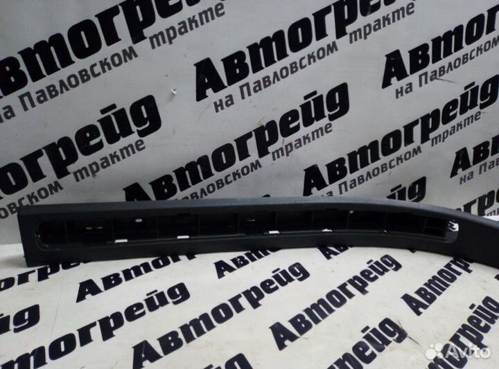 Накладка на порог правая Volkswagen Touareg 7LA