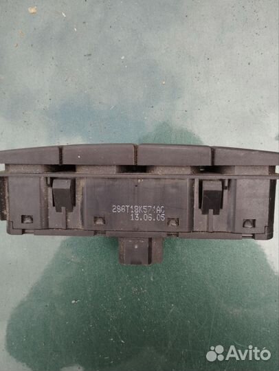 Блок кнопок Ford Fiesta MK5