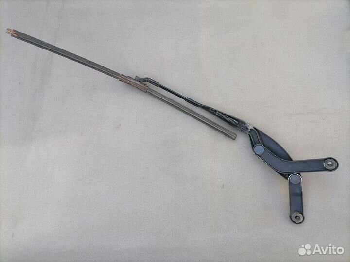 Поводок стеклооч-я перед правый Mercedes Benz W220