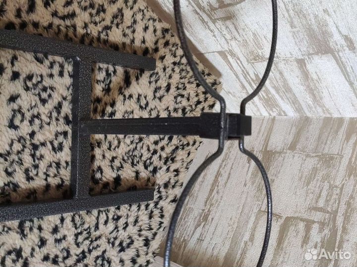 Подсавка для тарелочек животному