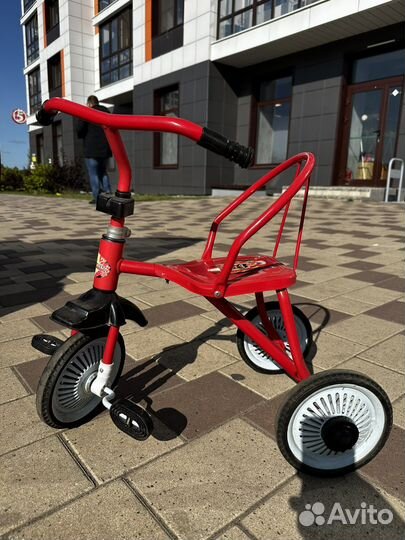 Трехколесный велосипед