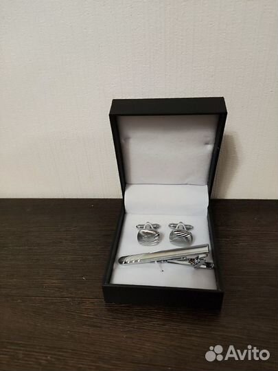 Зажим и запонки для галстука