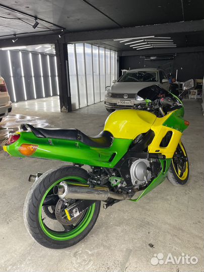 Kawasaki ZZR400-2
