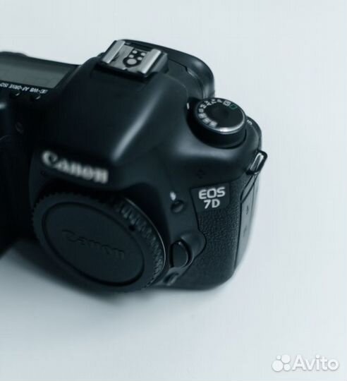 Зеркальный фотоаппарат canon 7d
