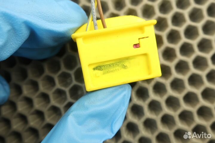 Разъем VAG 7L0972776