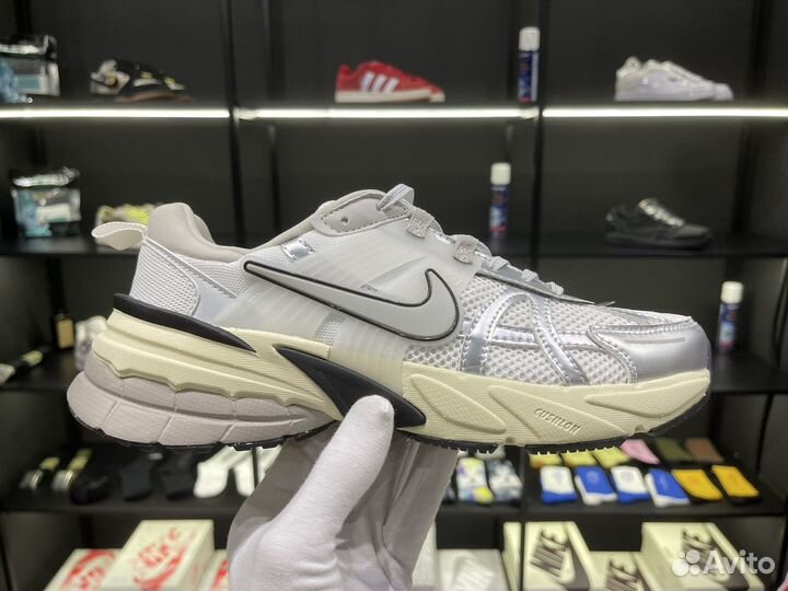 Кроссовки Nike V2K Run 