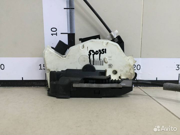 Замок двери передней правой Volkswagen Tiguan 5N2