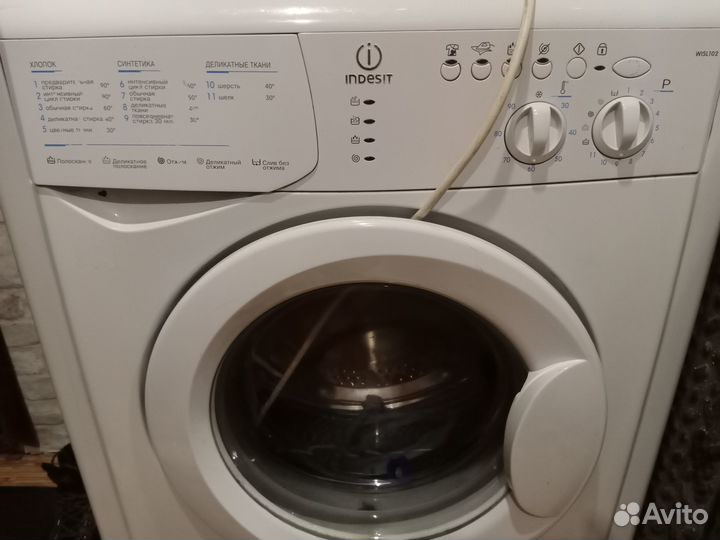 Стиральная машина бу Indesit wisl 102