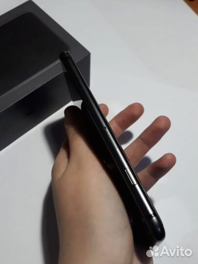 Телефон iPhone 8 64 gb