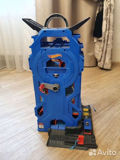 Гараж mega garage hot wheels