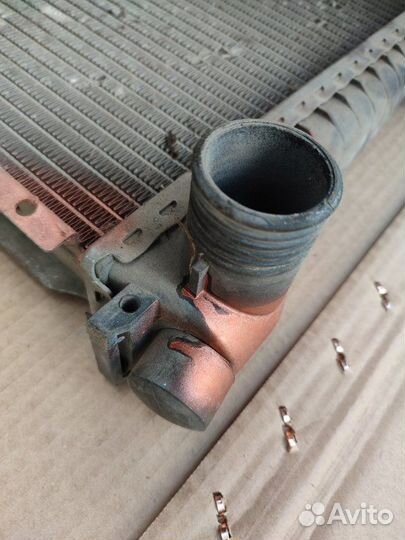 Радиатор двс Bmw 5-Series E34